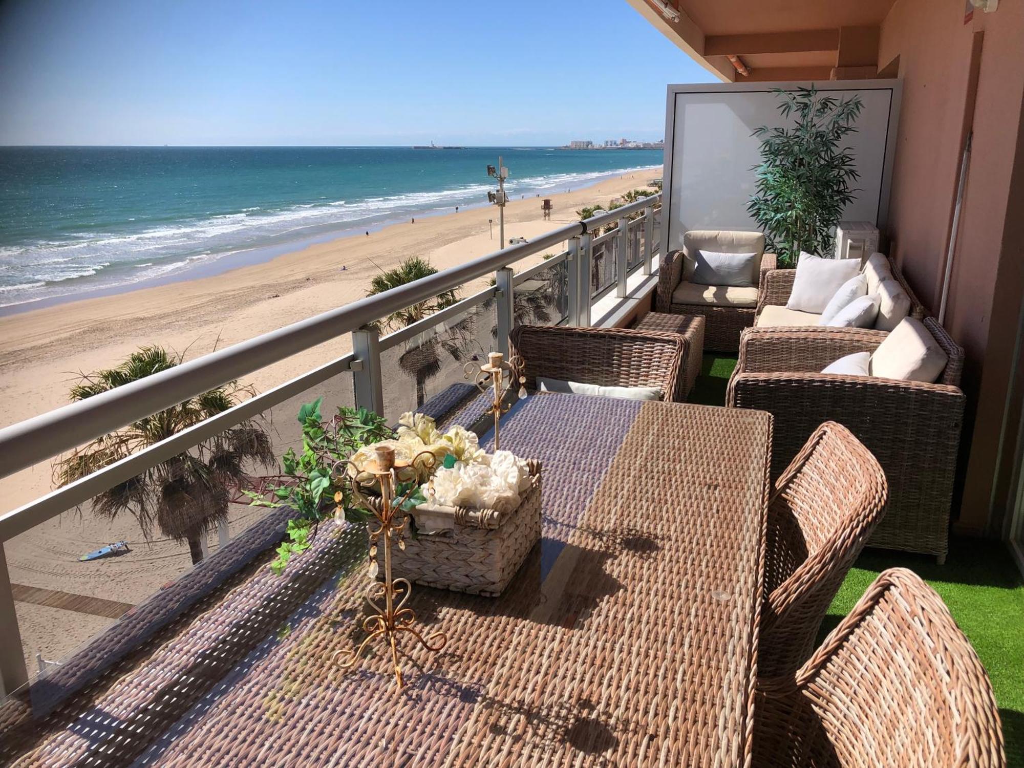 Luxury Oceanfront Triplex In Cadiz Apartment Exterior photo
